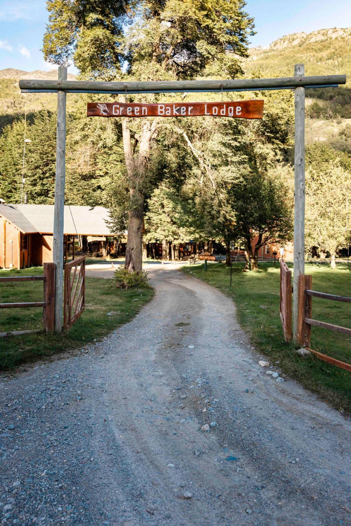 Green Baker Lodge Puerto Bertrand Exterior foto